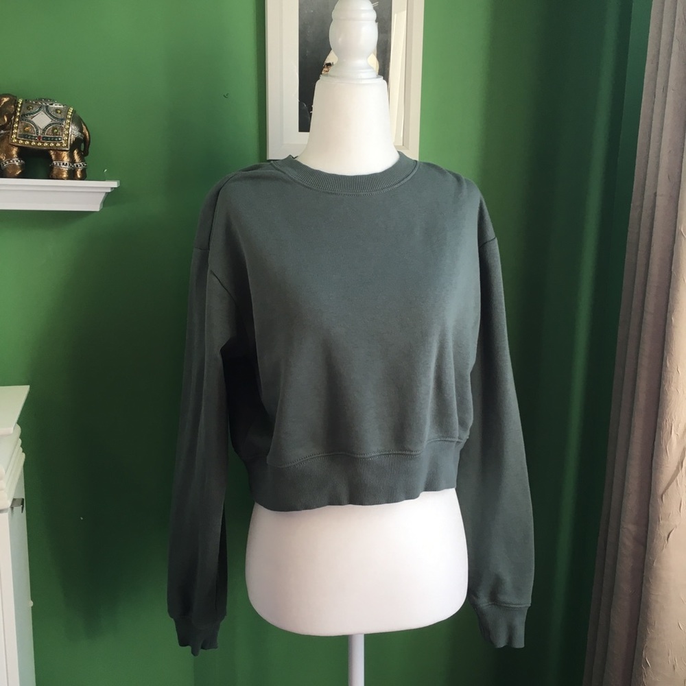 Cropped sweatshirt